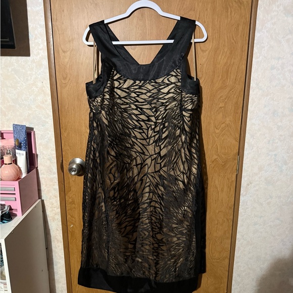 Lane Bryant Dresses & Skirts - Lane Bryant Black and Gold Strapless Overlay Dress